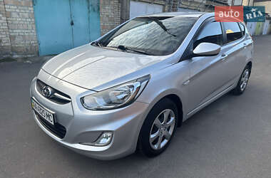 Хэтчбек Hyundai Accent 2012 в 