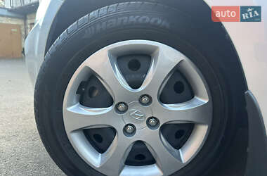 Хэтчбек Hyundai Accent 2012 в 