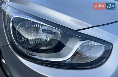 Хэтчбек Hyundai Accent 2012 в 
