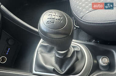 Хэтчбек Hyundai Accent 2012 в 