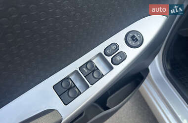 Хэтчбек Hyundai Accent 2012 в 