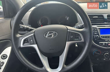 Хэтчбек Hyundai Accent 2012 в 