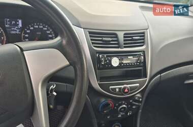 Седан Hyundai Accent 2016 в Коростишеві