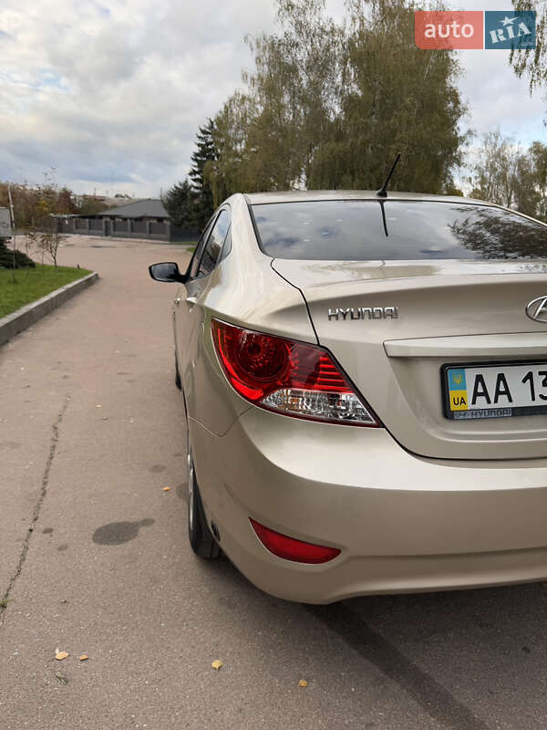 Седан Hyundai Accent 2012 в Житомире