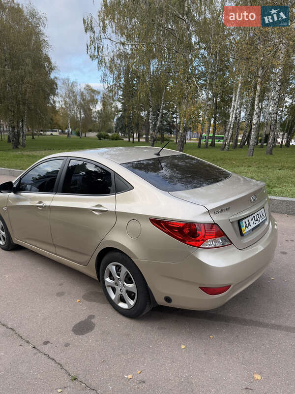 Седан Hyundai Accent 2012 в Житомире
