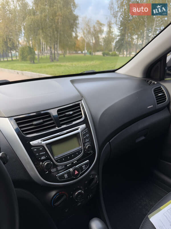 Седан Hyundai Accent 2012 в Житомире