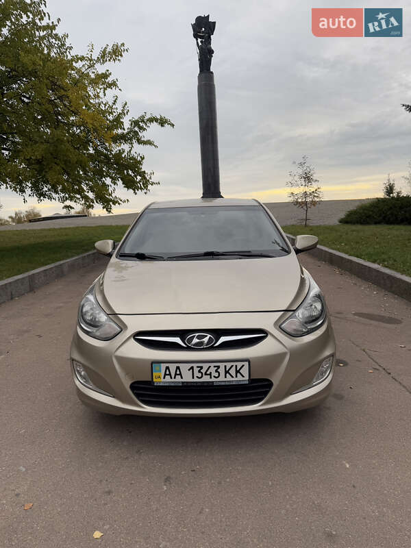 Седан Hyundai Accent 2012 в Житомире