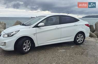 Седан Hyundai Accent 2011 в 