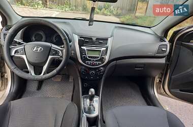 Седан Hyundai Accent 2011 в 
