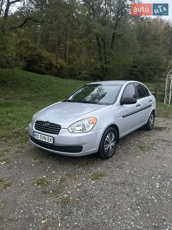 Седан Hyundai Accent 2009 в Ізяславі