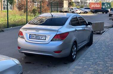 Седан Hyundai Accent 2011 в 
