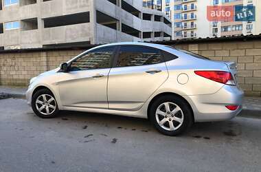 Седан Hyundai Accent 2011 в 