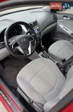 Хэтчбек Hyundai Accent 2012 в 