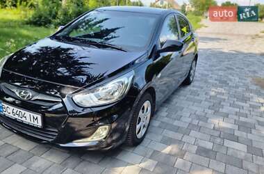 Седан Hyundai Accent 2013 в  фото 8 Седан Hyundai Accent 2013 в