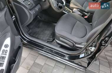 Седан Hyundai Accent 2013 в  фото 12 Седан Hyundai Accent 2013 в