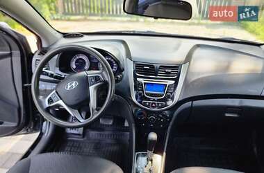 Седан Hyundai Accent 2013 в  фото 19 Седан Hyundai Accent 2013 в