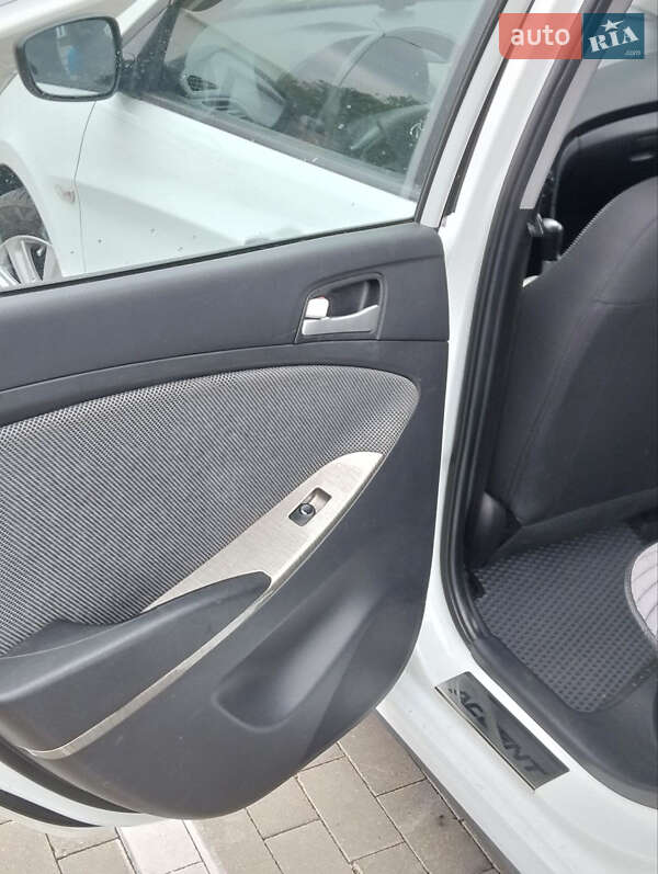 Седан Hyundai Accent 2013 в Одессе