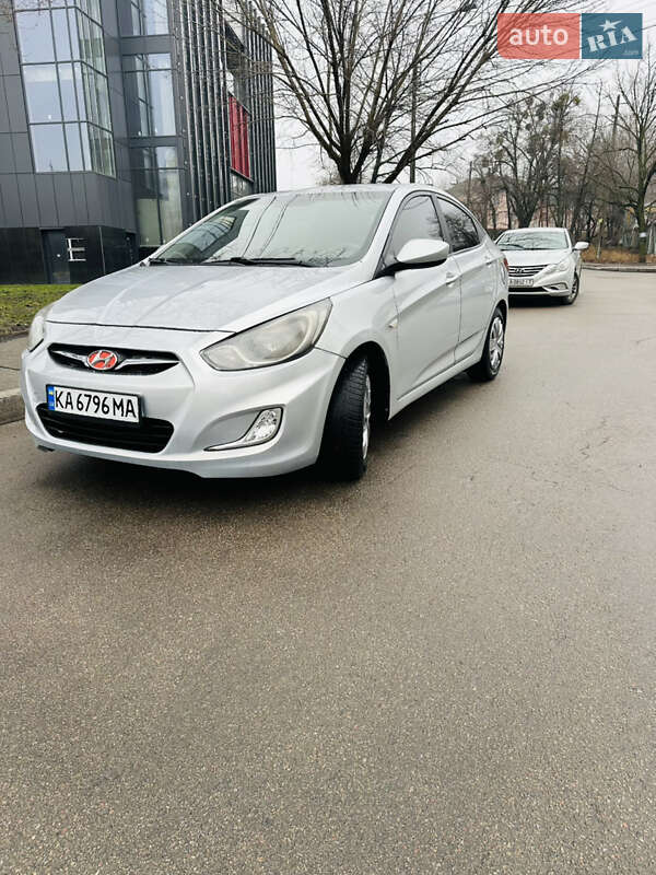 Hyundai Accent 2012 Hyundai Accent 2012