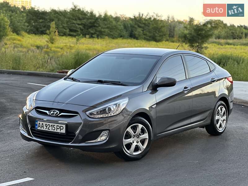 Седан Hyundai Accent 2013 в Киеве фото 4 Седан Hyundai Accent 2013 в Киеве