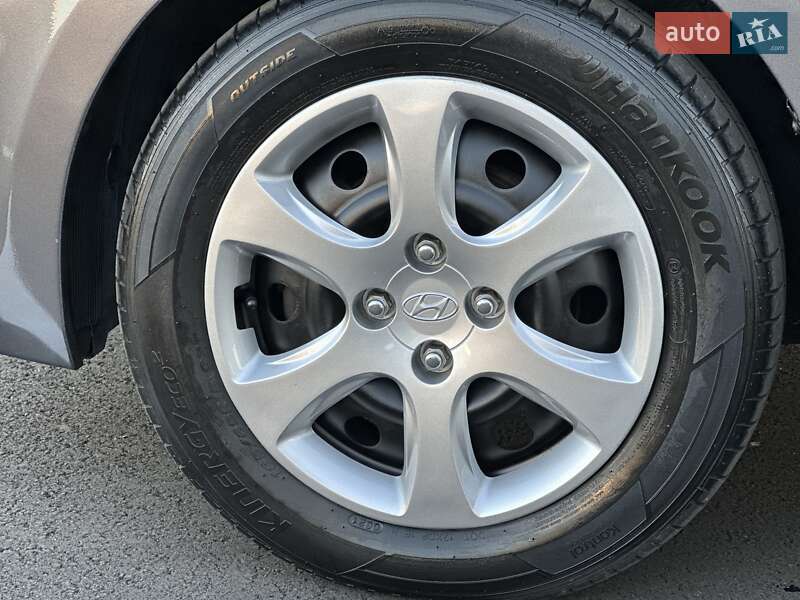 Седан Hyundai Accent 2013 в Киеве фото 13 Седан Hyundai Accent 2013 в Киеве