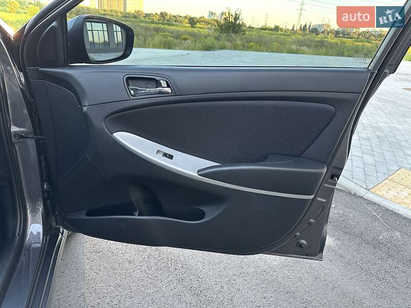 Седан Hyundai Accent 2013 в Киеве фото 19 Седан Hyundai Accent 2013 в Киеве