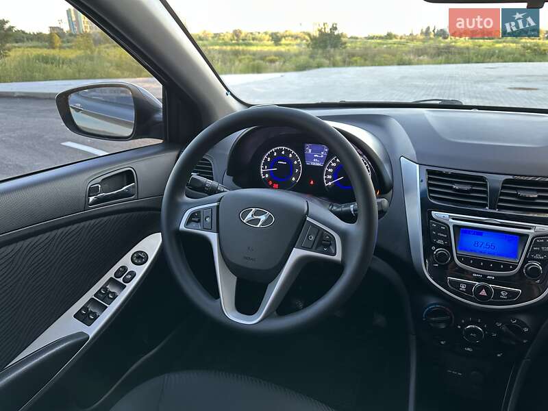 Седан Hyundai Accent 2013 в Киеве фото 24 Седан Hyundai Accent 2013 в Киеве