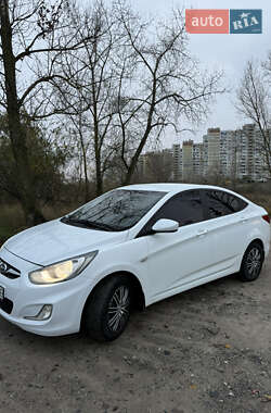 Седан Hyundai Accent 2013 в Киеве