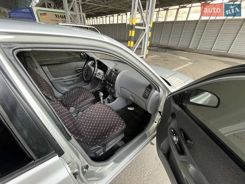 Седан Hyundai Accent 2002 в Харкові