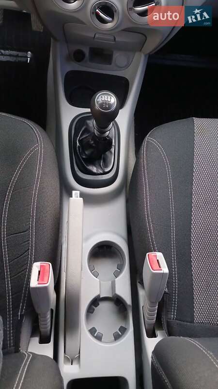 Седан Hyundai Accent 2010 в Корсуне-Шевченковском фото 2 Седан Hyundai Accent 2010 в Корсуне-Шевченковском