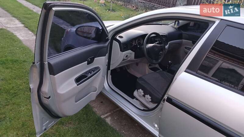 Седан Hyundai Accent 2010 в Корсуне-Шевченковском фото 16 Седан Hyundai Accent 2010 в Корсуне-Шевченковском