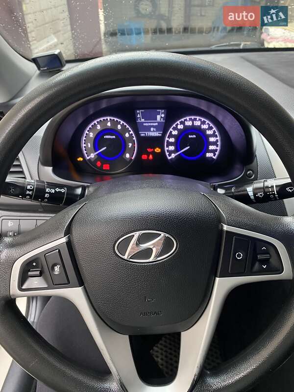 Седан Hyundai Accent 2012 в Харкові фото 10 Седан Hyundai Accent 2012 в Харкові