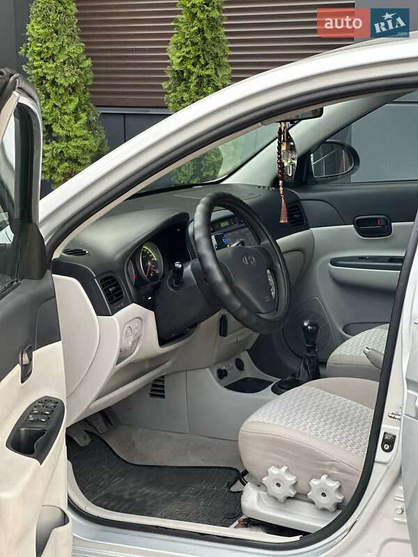 Седан Hyundai Accent 2008 в Днепре