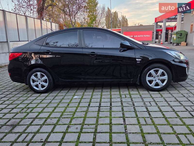 Седан Hyundai Accent 2011 в Киеве