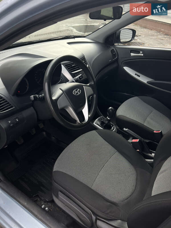 Седан Hyundai Accent 2012 в Харькове фото 13 Седан Hyundai Accent 2012 в Харькове