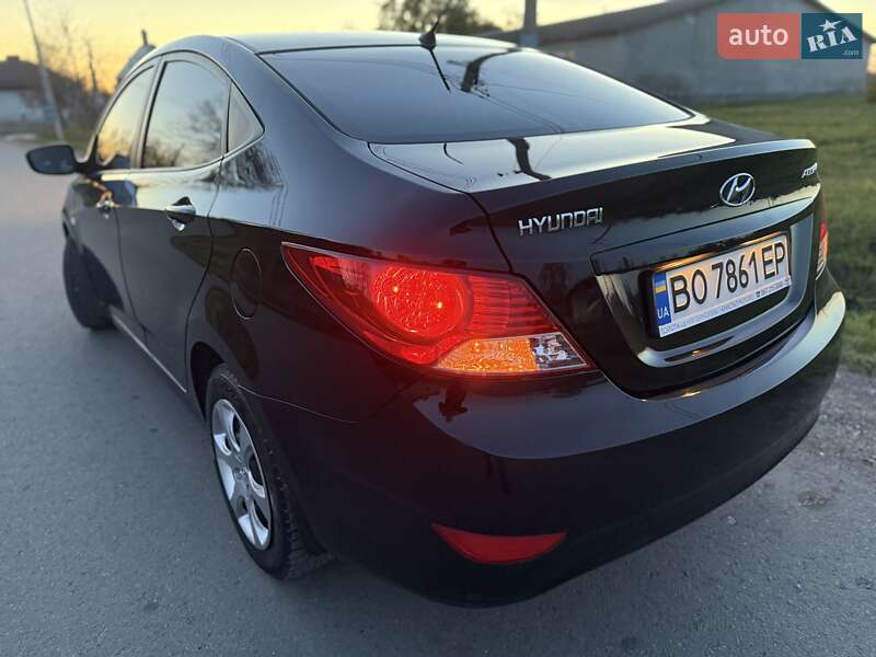 Седан Hyundai Accent 2011 в Тернополе