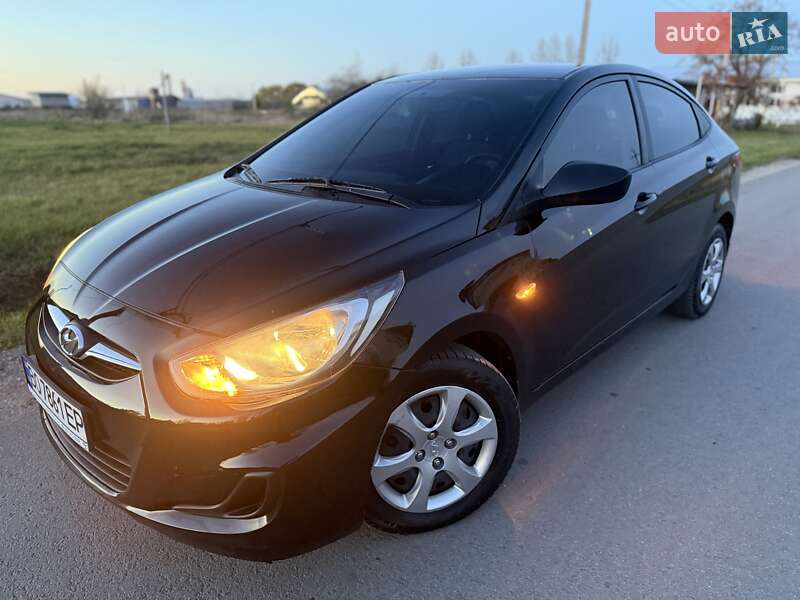 Седан Hyundai Accent 2011 в Тернополе