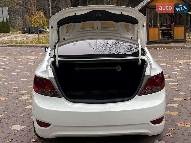 Седан Hyundai Accent 2012 в Трускавце