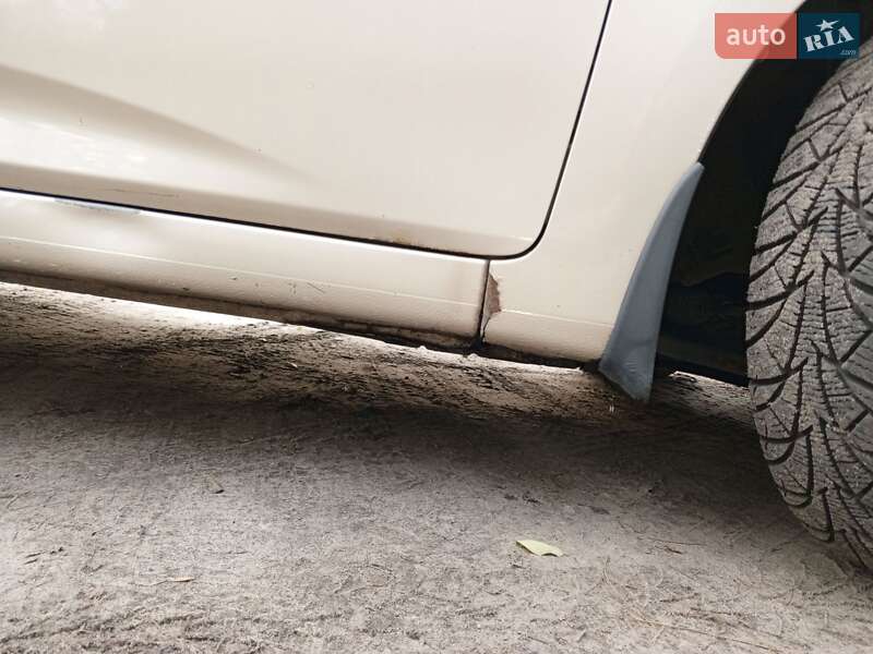 Седан Hyundai Accent 2011 в Києві фото 31 Седан Hyundai Accent 2011 в Києві