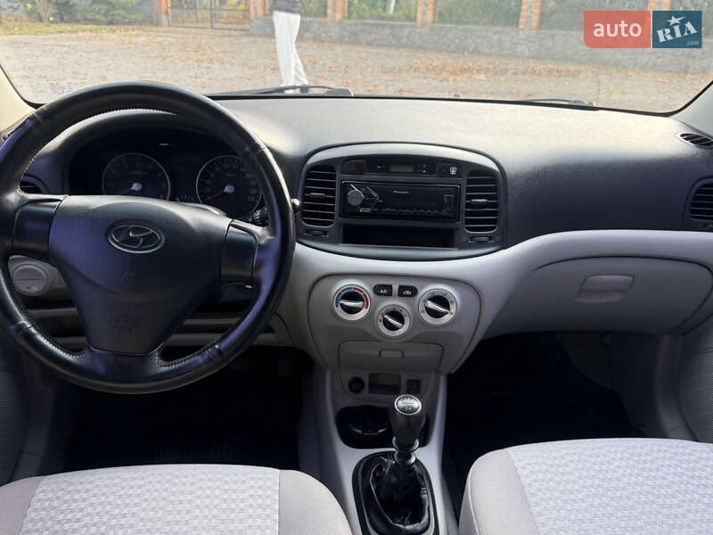 Седан Hyundai Accent 2008 в Прилуках