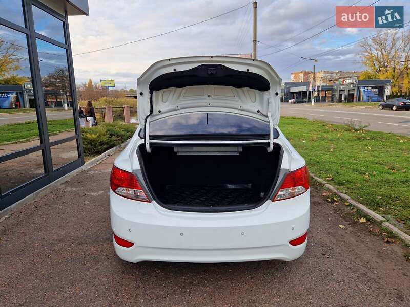 Седан Hyundai Accent 2011 в Кропивницком