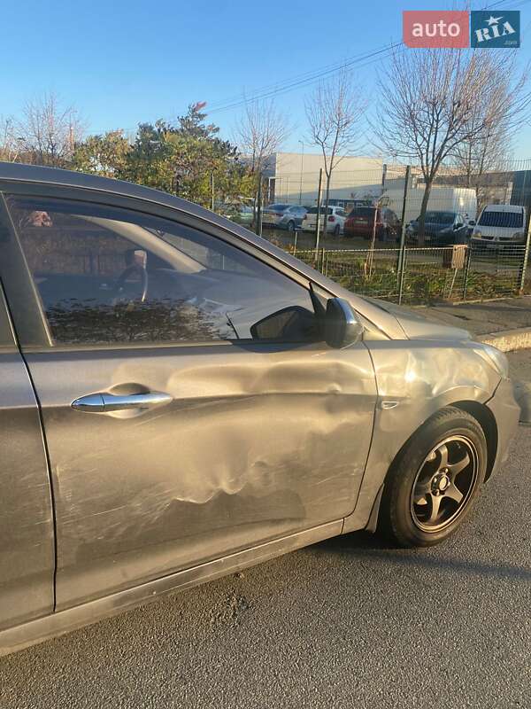 Седан Hyundai Accent 2011 в Киеве