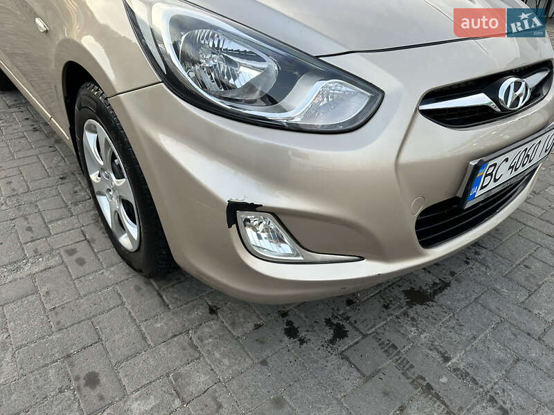 Седан Hyundai Accent 2012 в Черновцах