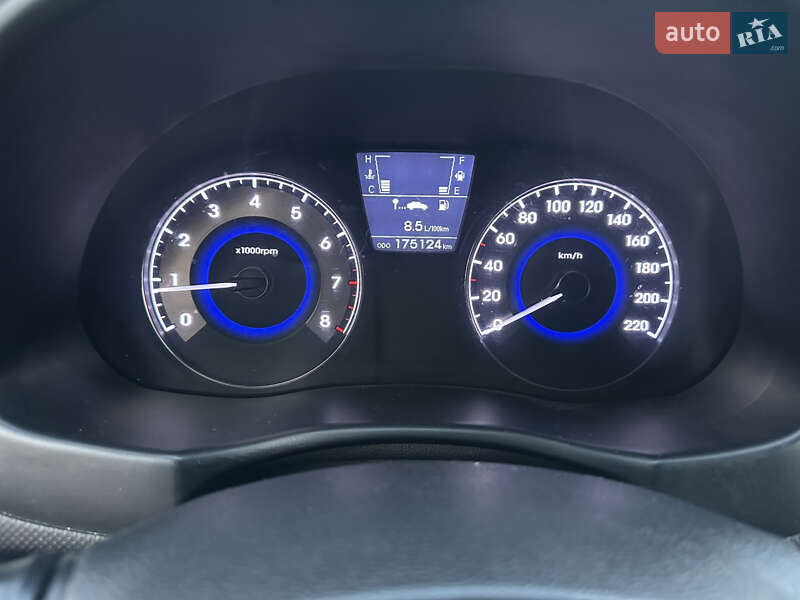 Седан Hyundai Accent 2012 в Черновцах