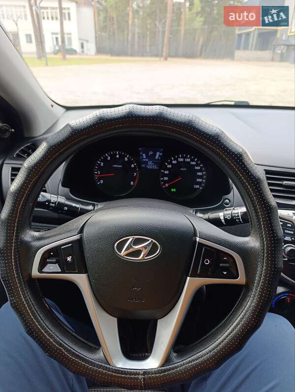 Седан Hyundai Accent 2011 в Ахтырке