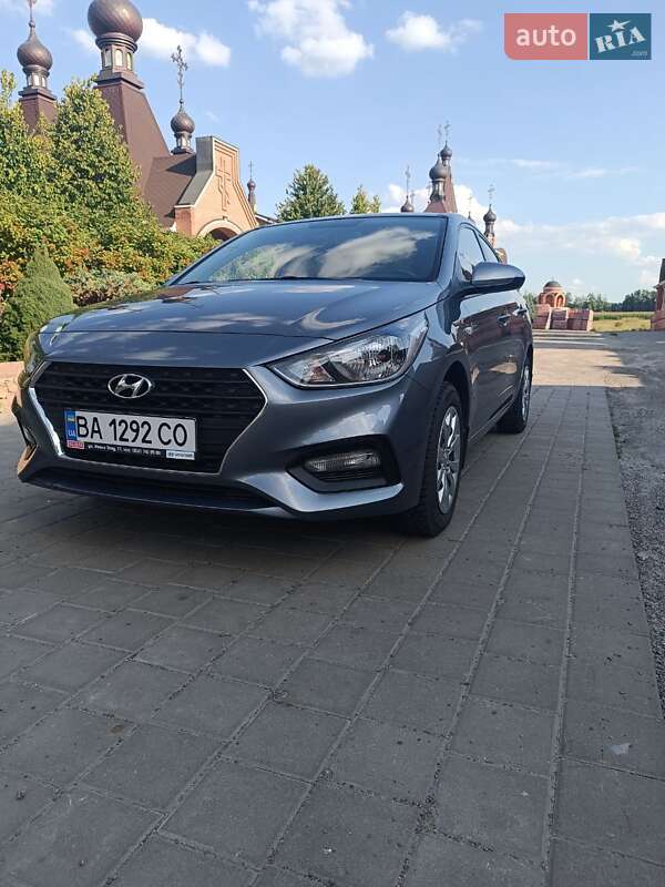 Седан Hyundai Accent 2017 в Киеве