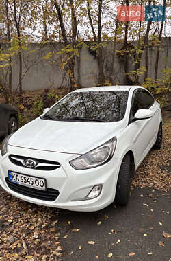 Седан Hyundai Accent 2012 в Киеве