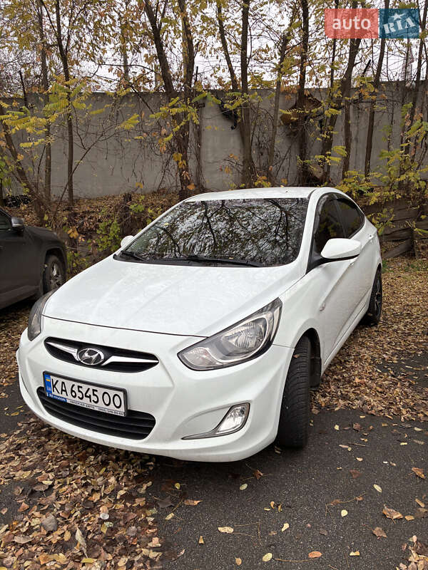 Hyundai Accent 2012
