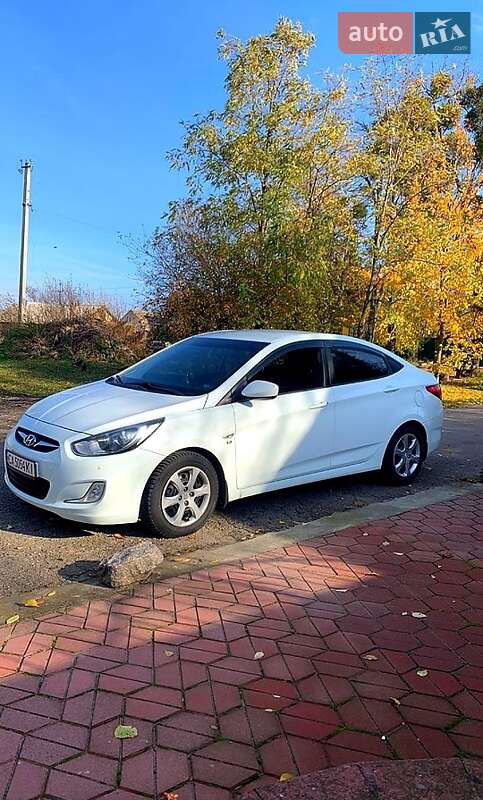 Hyundai Accent 2011 Hyundai Accent 2011