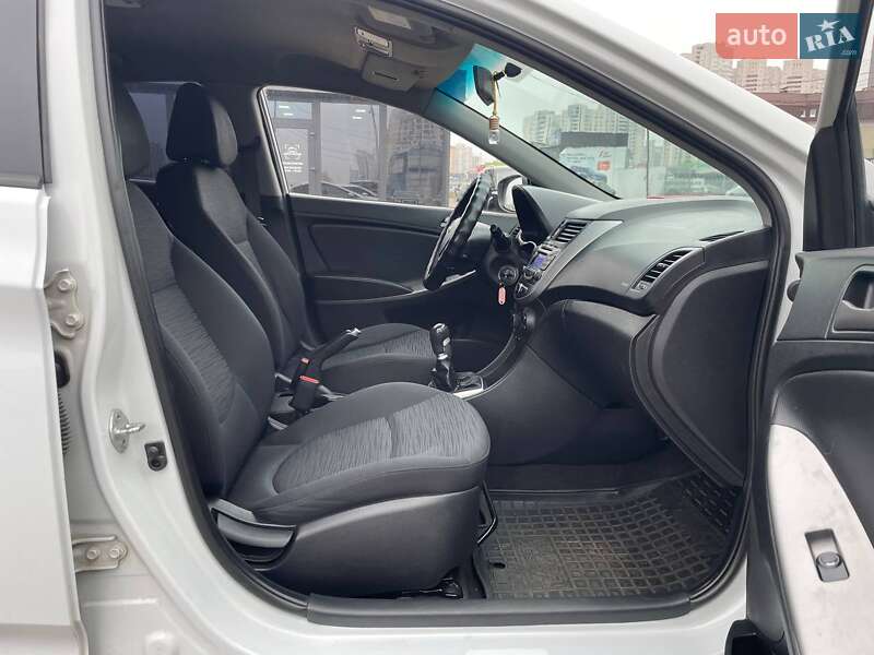 Седан Hyundai Accent 2018 в Киеве фото 11 Седан Hyundai Accent 2018 в Киеве