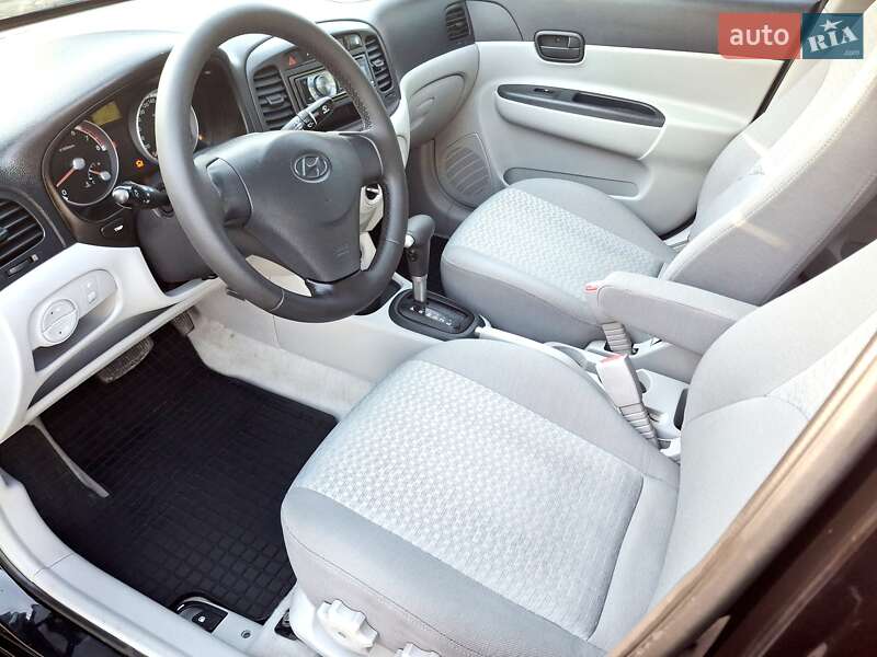 Седан Hyundai Accent 2008 в Днепре